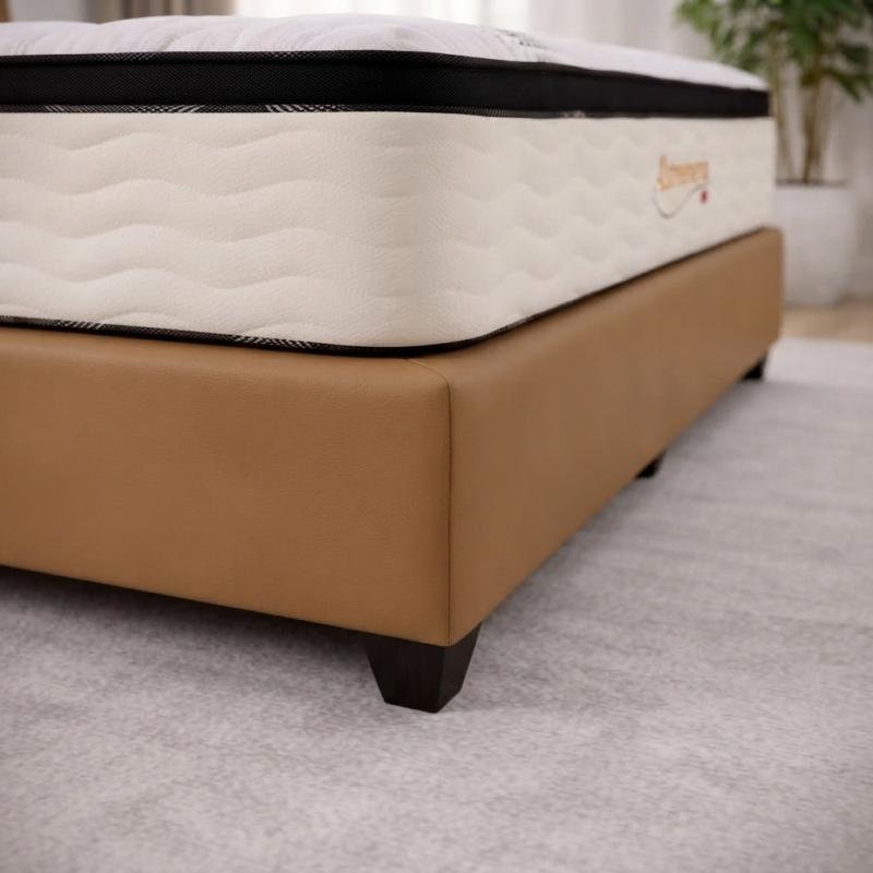 DeRUCCI Cream Puff  Queen Bed