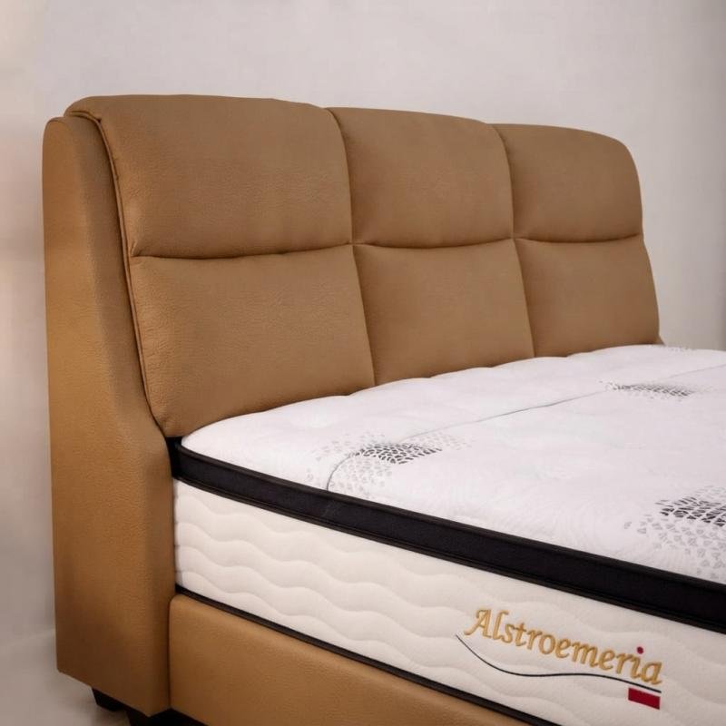 DeRUCCI Cream Puff  Queen Bed